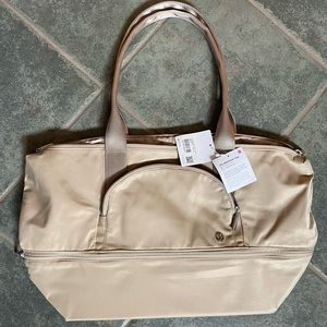 Lululemon City Adventurer expandable tote 27 L